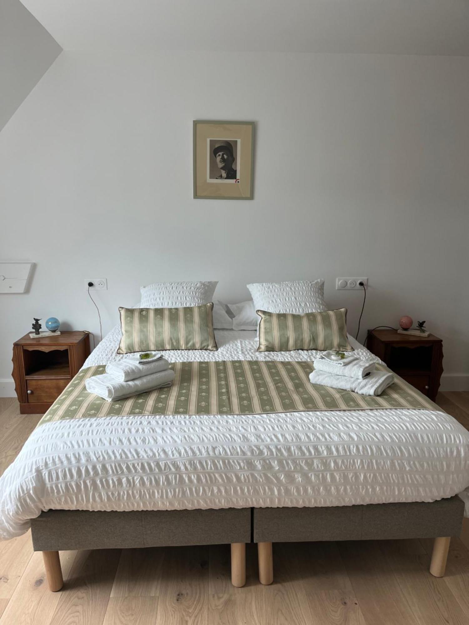 Saint-Martin-de-Varreville Chambre D'Hotes Le Domaine De La Vallee מראה חיצוני תמונה